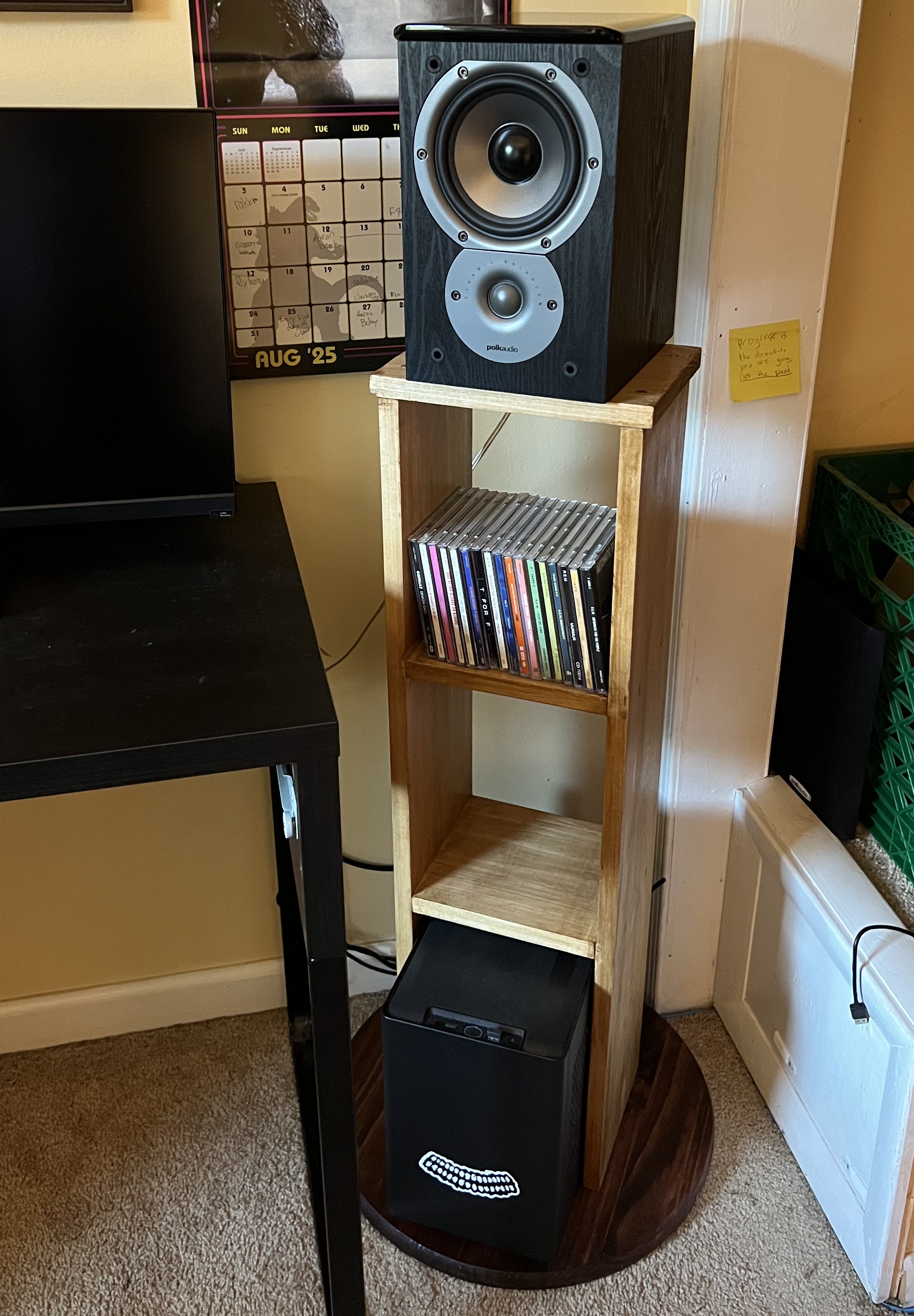 speaker stand 1