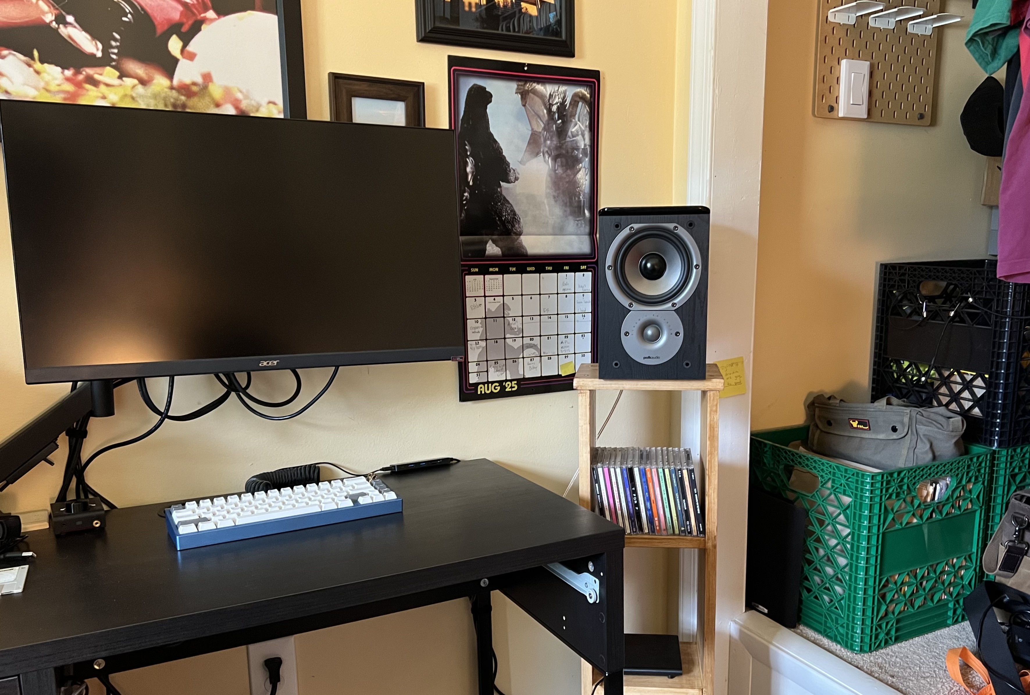 speaker stand 2